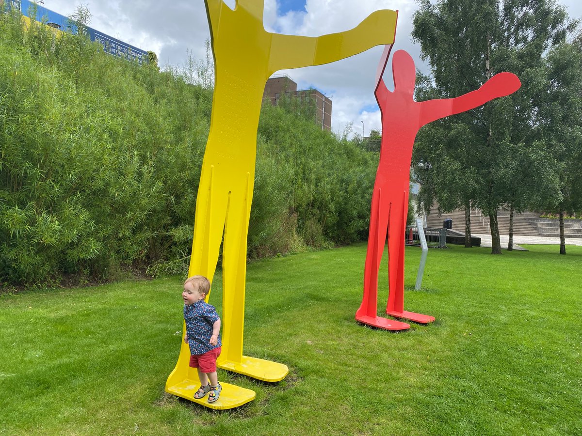 A group of us took the kiddos to celebrate #GlasgowPride today and the post-parade event was far more family friendly than Edinburgh. Badge making <a href="/LGBTHealthy/">LGBT Health and Wellbeing</a> was great fun…although their highlights were the revolving door and jumping off the statues in the adjacent park 😂🏳️‍🌈