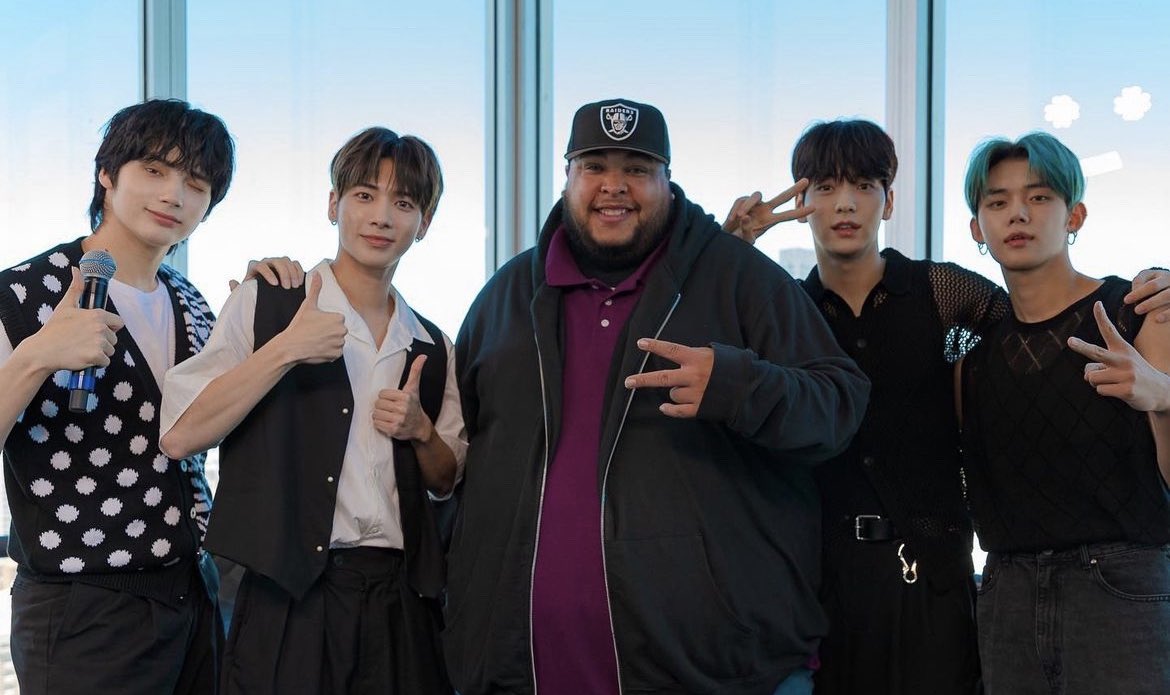 thebigreidshow's tweet photo. Bay Area #MOA! 👀🍿

Starting Monday night I’m getting you qualified for a trip to #Lollapalooza to go see @TXT_members in Chicago ‼️

Each qualifier gets TXT merch that will only be avail at the show! 

Details drop Monday! 

#997NOW 
#TOMORROW_X_TOGEHTER 
#BigReidNightShow https://t.co/WnhBTQplBq