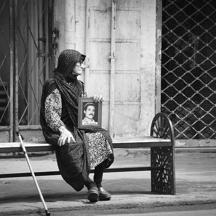 روز قیامت اگر بپرسند چه آورده ای؟
مادر: " جوانم را..."
شهید :" دل سوخته ی مادرم را..."💔
