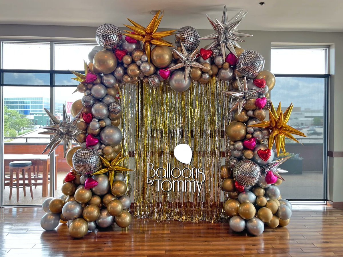 Using balloon decor to fill your wedding venue helps to make it special by allowing you to add your own style and flair to both the room and your photos!

#weddinginspo #weddingdecor chicagoballoons #balloonschicago #chicagoeventdecor #balloons #wedding