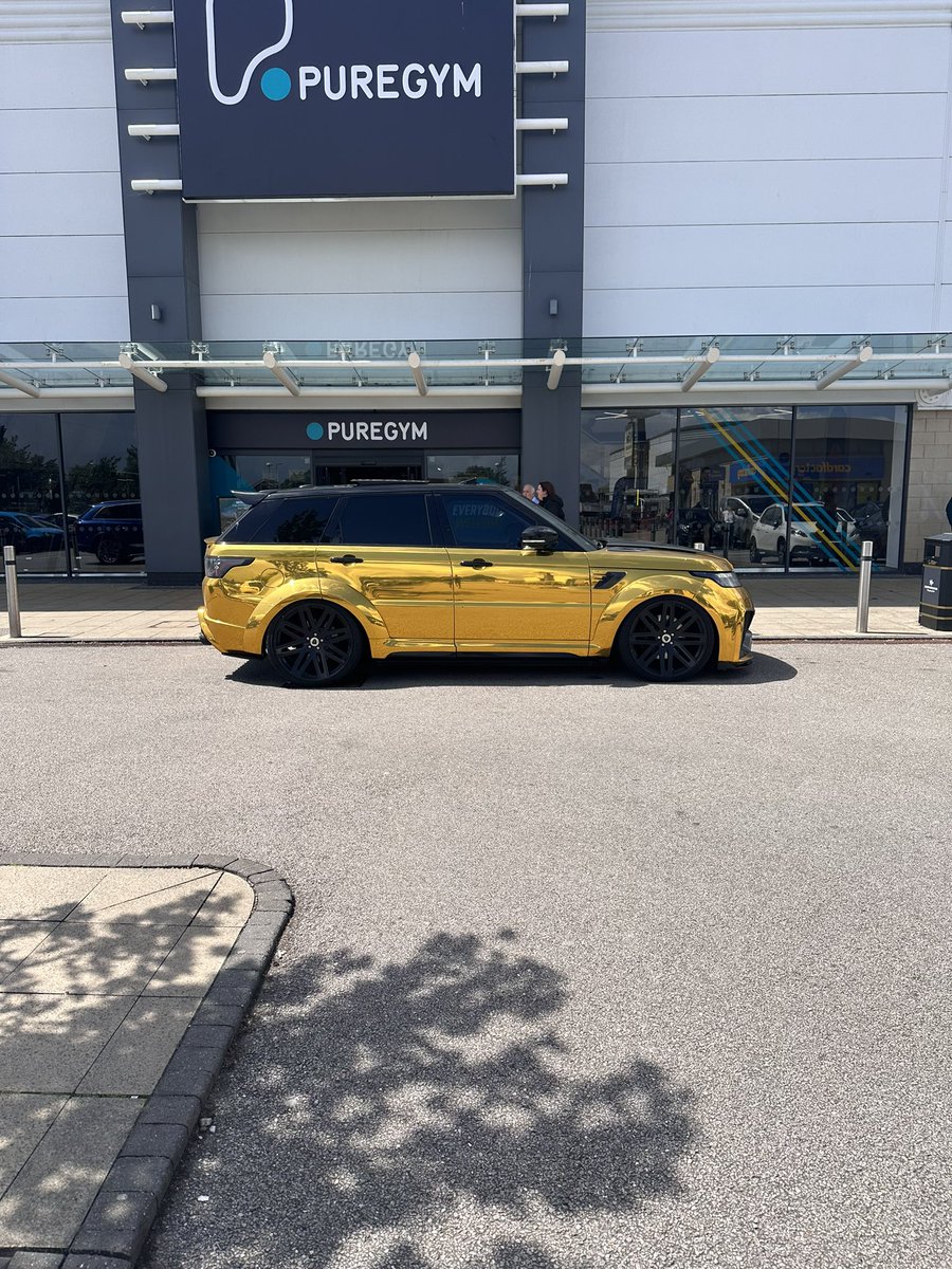 KGF Classic Cars tweet media