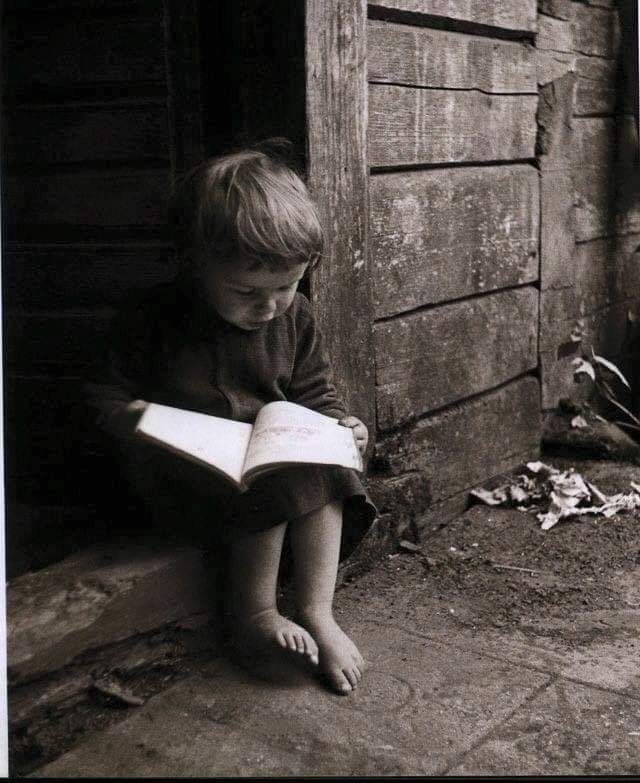 dunnothevitch's tweet photo. Il n'y a pas de plus beau spectacle qu'un enfant qui lit !! 
Günter Grass https://t.co/NWLvxJaKFK