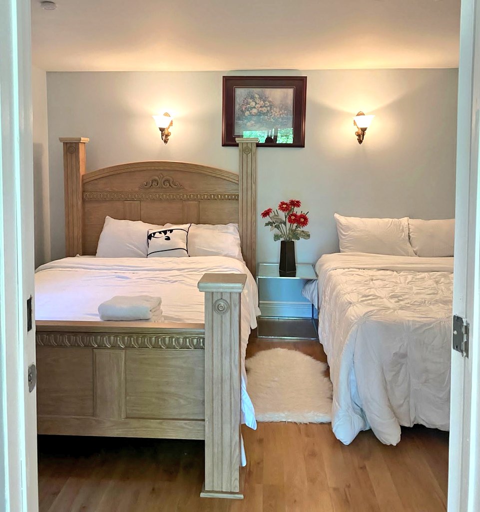 You moving to Ontario and you need a place to stay either on holiday or permanently...I have a place for you....
You can build you rent history from there.
Please Whatapp @ 08092300681
Thanks