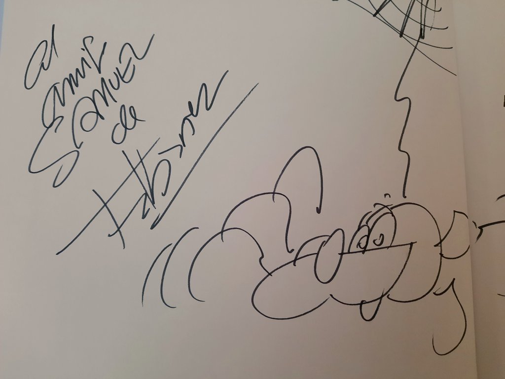 ismumo's tweet photo. Inolvidable Ibáñez. 
En una feria del libro, hizo muy feliz a mis críos. https://t.co/gmfHkoNsu3