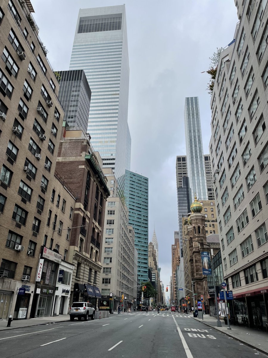 TomNakamura's tweet photo. Participated in the #MBATour #NewYork City for the second year. Gave a small talk on "How to Thrive in the AI Era w #Japan's No. 1 #MBA." Natsumi introduced about the #nanoMBA to the attendees. Happy that we were able to meet more MBA candidates than last year. @GMACUpdates https://t.co/yaBgca147V