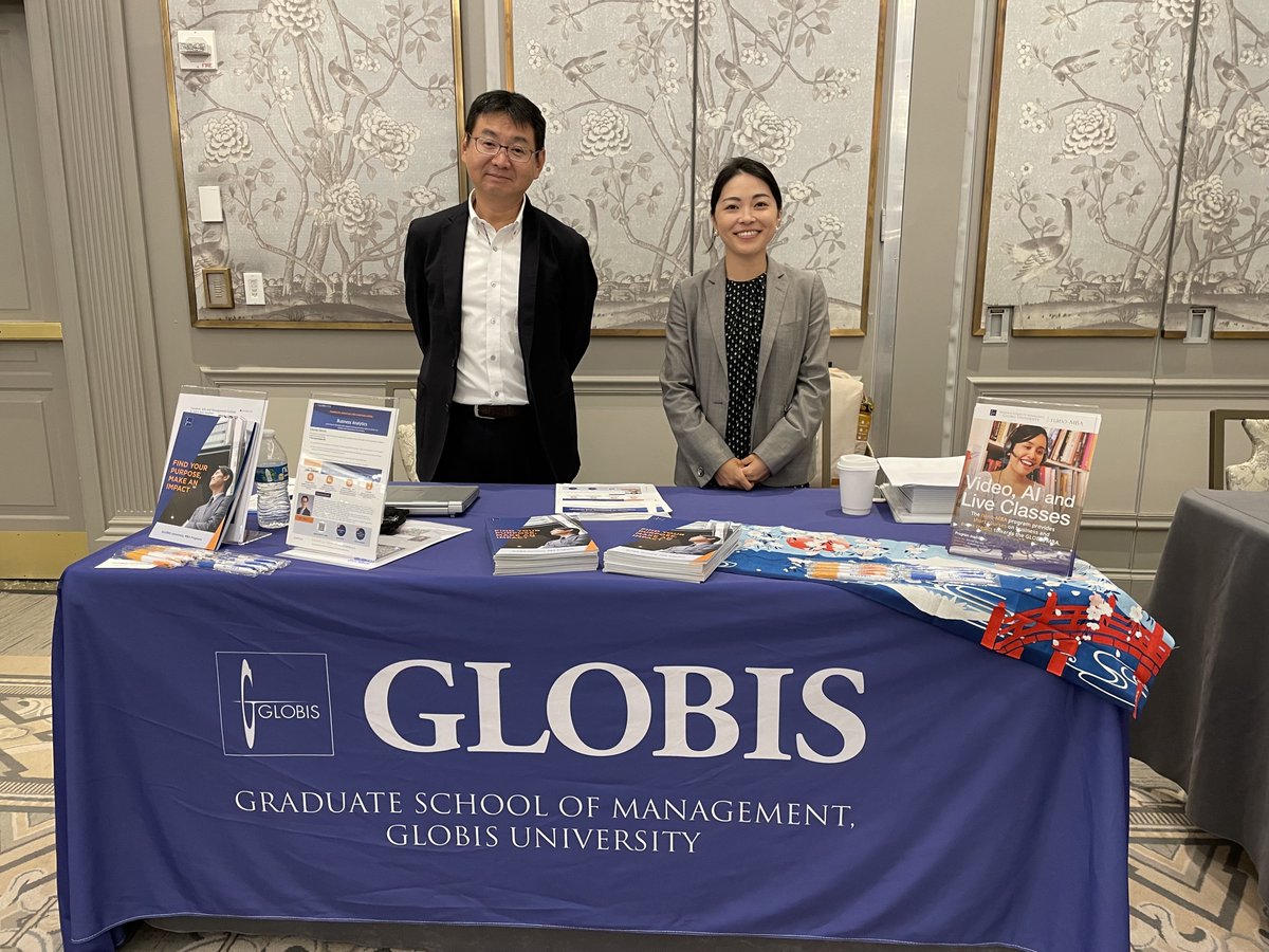TomNakamura's tweet photo. Participated in the #MBATour #NewYork City for the second year. Gave a small talk on "How to Thrive in the AI Era w #Japan's No. 1 #MBA." Natsumi introduced about the #nanoMBA to the attendees. Happy that we were able to meet more MBA candidates than last year. @GMACUpdates https://t.co/yaBgca147V
