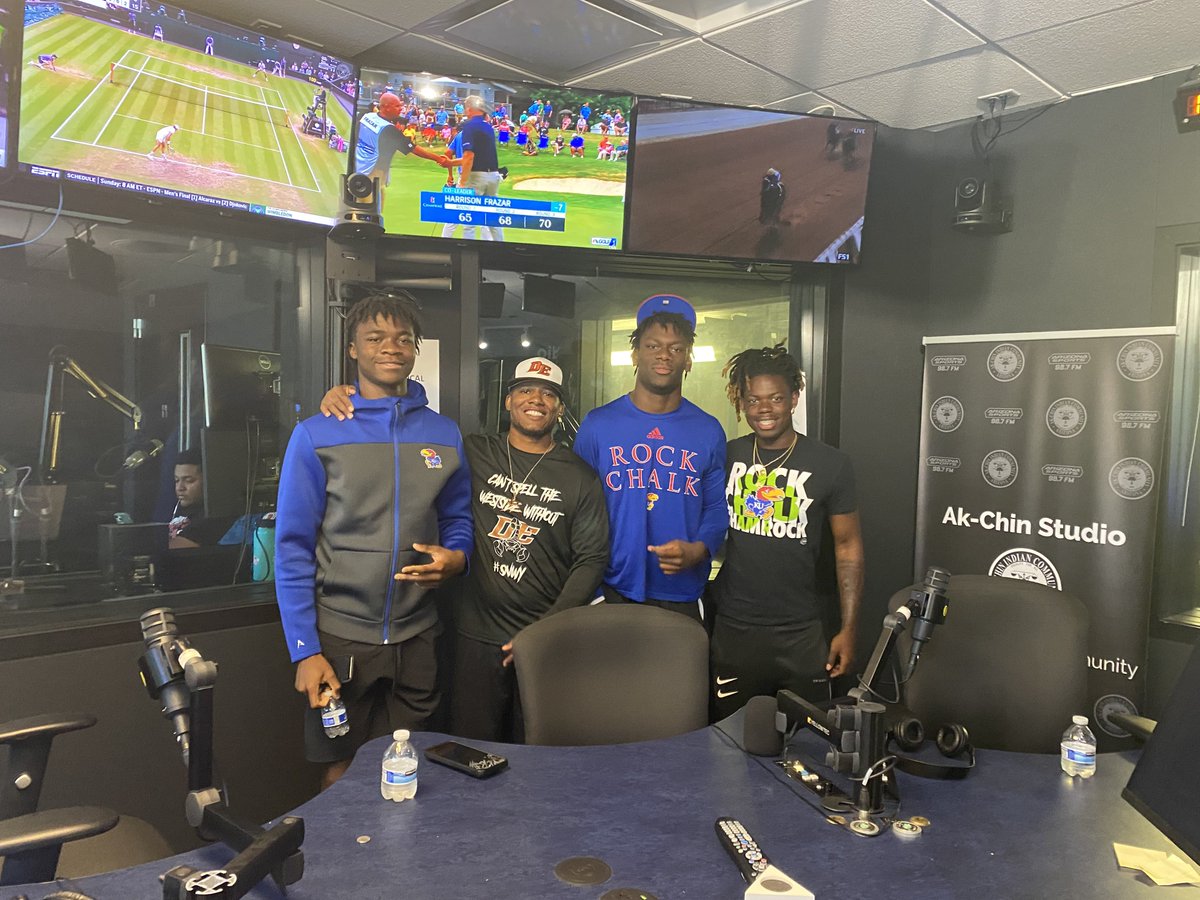 Desert Edge Football (@dedgefootball) on Twitter photo Huge S/O to “The Dean” <a href="/KevinMcCabe987/">Kevin McCabe</a> for hosting Coach <a href="/SpiceBoy408/">CoachEmUp408</a> and <a href="/KU_Football/">Kansas Football</a> Commits <a href="/NoLimitDre21/">Aundre Gibson</a> <a href="/DeshawnWarner15/">DESHAWN WARNER</a> and <a href="/JKamara_28/">Jonathan Kamara</a> this morning! #WeAreDE #WestsiDE #SNWY Huge S/O to “The Dean” <a href="/KevinMcCabe987/">Kevin McCabe</a> for hosting Coach <a href="/SpiceBoy408/">CoachEmUp408</a> and <a href="/KU_Football/">Kansas Football</a> Commits <a href="/NoLimitDre21/">Aundre Gibson</a> <a href="/DeshawnWarner15/">DESHAWN WARNER</a> and <a href="/JKamara_28/">Jonathan Kamara</a> this morning! #WeAreDE #WestsiDE #SNWY