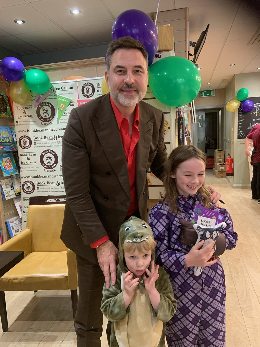 HelenLBruce's tweet photo. @St_AndrewsCofE @davidwalliams He met the Bruces too! https://t.co/gL6vRaWfnf