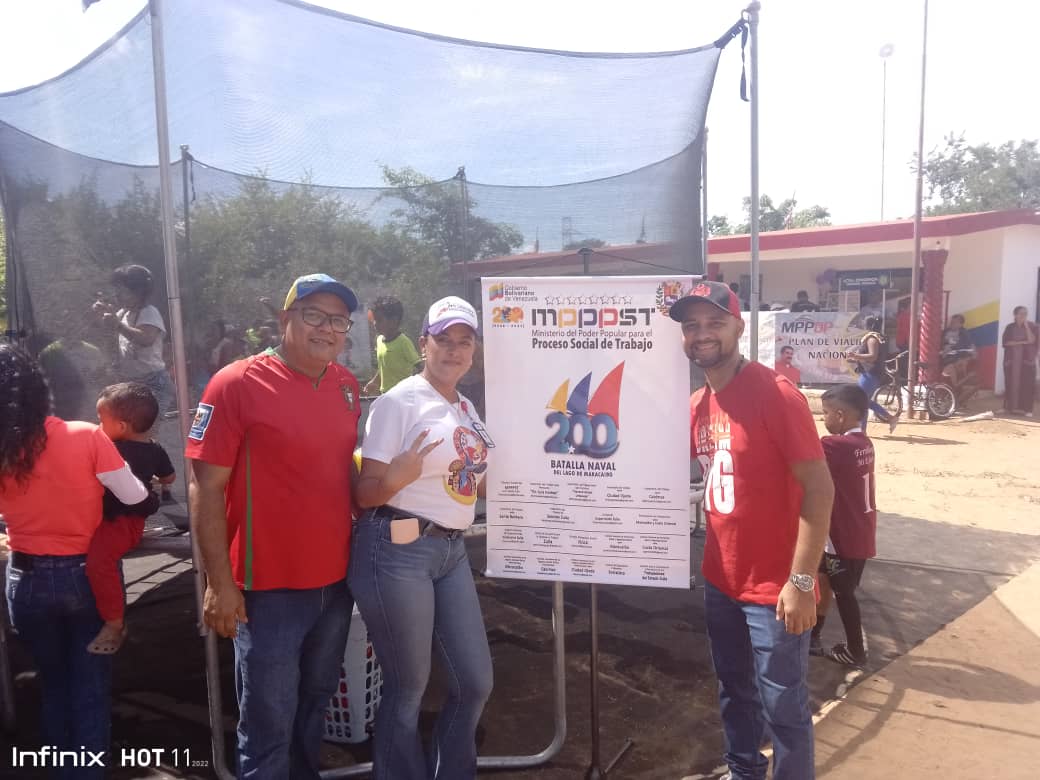 Hoy en la Comunidad Los Museos del Municipio Maracaibo en el Plan Amor en Acción la familia @mpppstzulia , la Inspectoria del Trabajo de Sanción dijo presente dando felicidad a los pequeños de esta hermosa patria #trabajamosconamor🇻🇪❤️