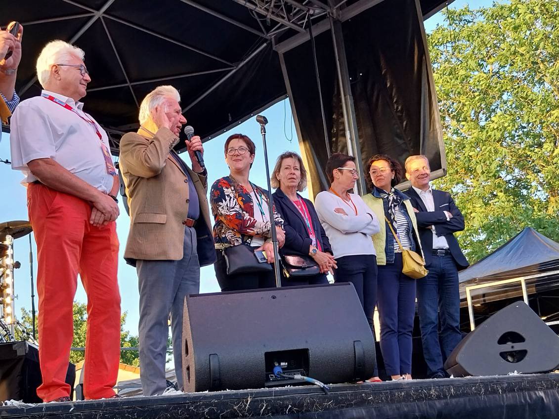LHV86's tweet image. C'est parti pour le concert de Mentissa pour la troisième soirée des Heures Vagabondes à #Montmorillon 🎤 
Ça va donner de la voix !