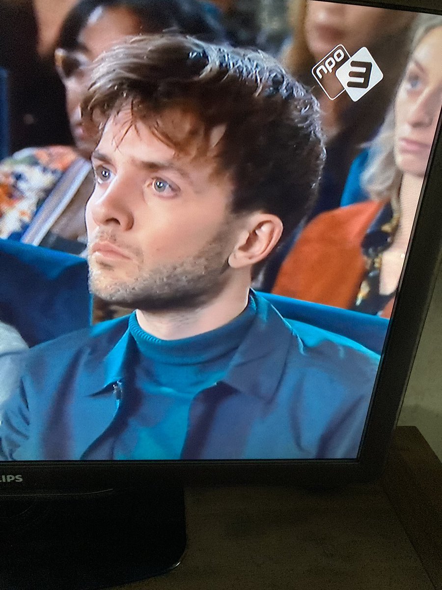 3410937's tweet photo. @omroepntr ik zit CAST te kijken en in aflevering 6 speelt deze acteur. Ik kan maar niet op z’n naam komen. Kunnen jullie mij zeggen hoe hij heet. https://t.co/IpnFZKtEwh