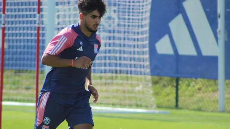 OL__Plus's tweet photo. de nombreuses pépites de Ligue 1 ciblées par le Qatar [dont Mohamed El #Arouch]
#Transferts @momo_elarrouch 
(RMC : https://t.co/E1zf7IGopA) https://t.co/KKKxQR3udN