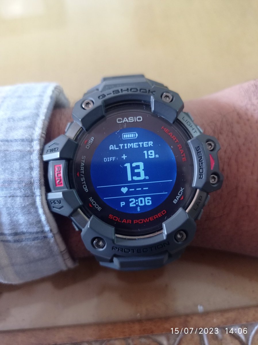 CosasDeHugo's tweet photo. Estoy probando y comparando el G shock h1000 con el Garmin y hasta ahora el Reloj #CASIO está quedando como todo un campeón tanto para deporte como para uso normal 
La aplicación para el reloj solo tiene running como deportiva pero igual sirve para hacer las rutas en 🚴 https://t.co/4MexnPxKQV