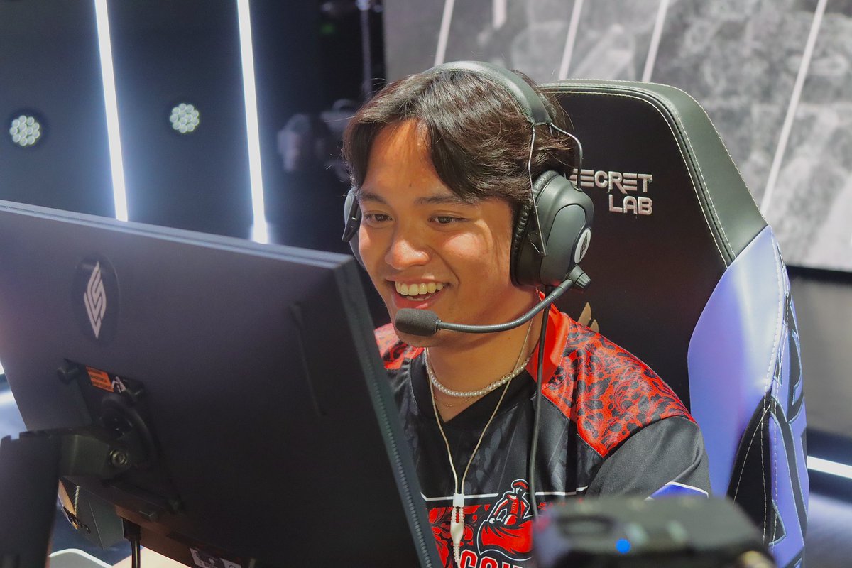 L1NNYshotz's tweet photo. Had the opportunity to photograph @CSUNEsports in their recent invitation to conduct a test broadcast using their Valorant Black and Red Rosters! https://t.co/L7HVvWJG5h
