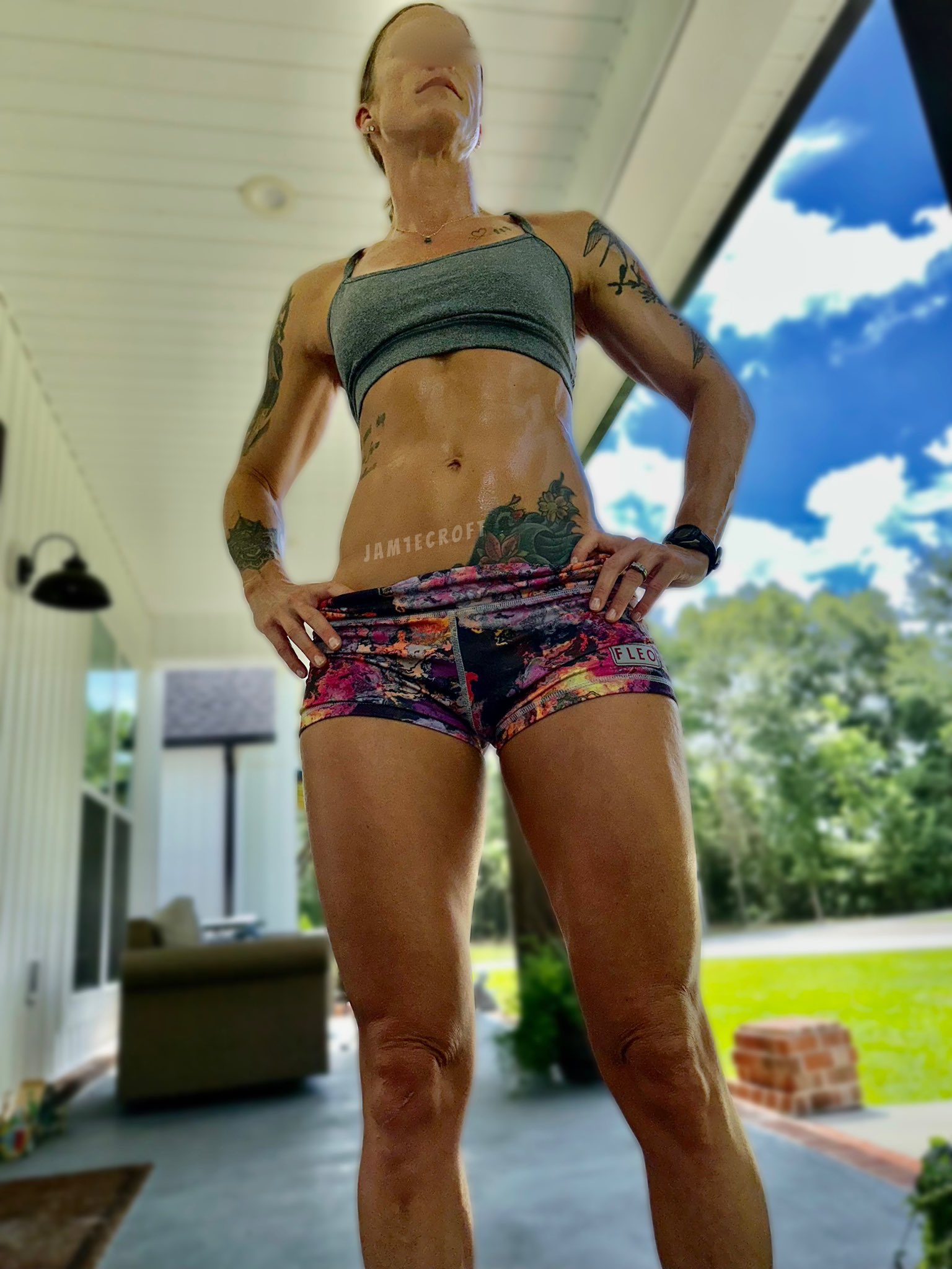 Jamie Croft on Twitter: "Workout complete… time to enjoy the weekend 💋 https://t.co/RegLzODufO