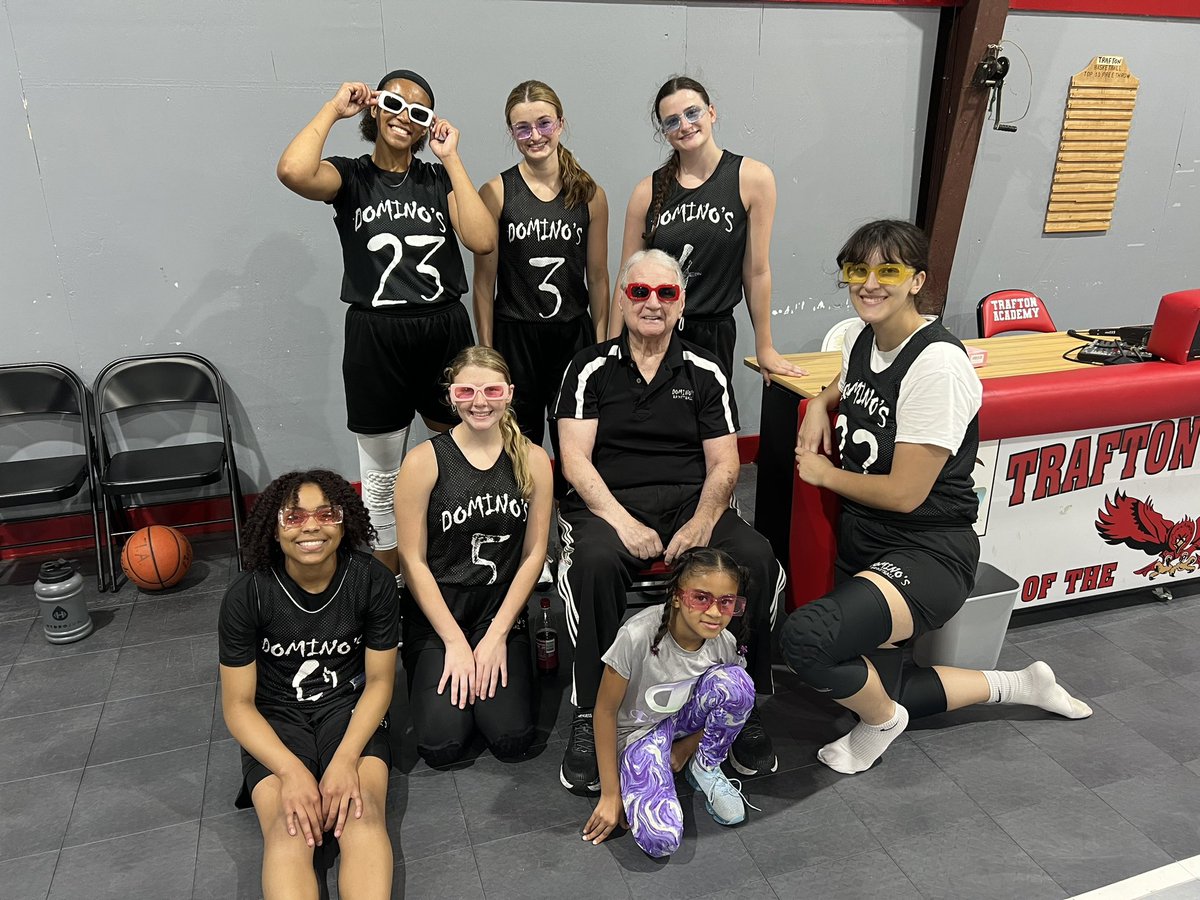 AddisonFruge's tweet photo. Last ever AAU practice with Coach D !!! https://t.co/8a54yoRfLc