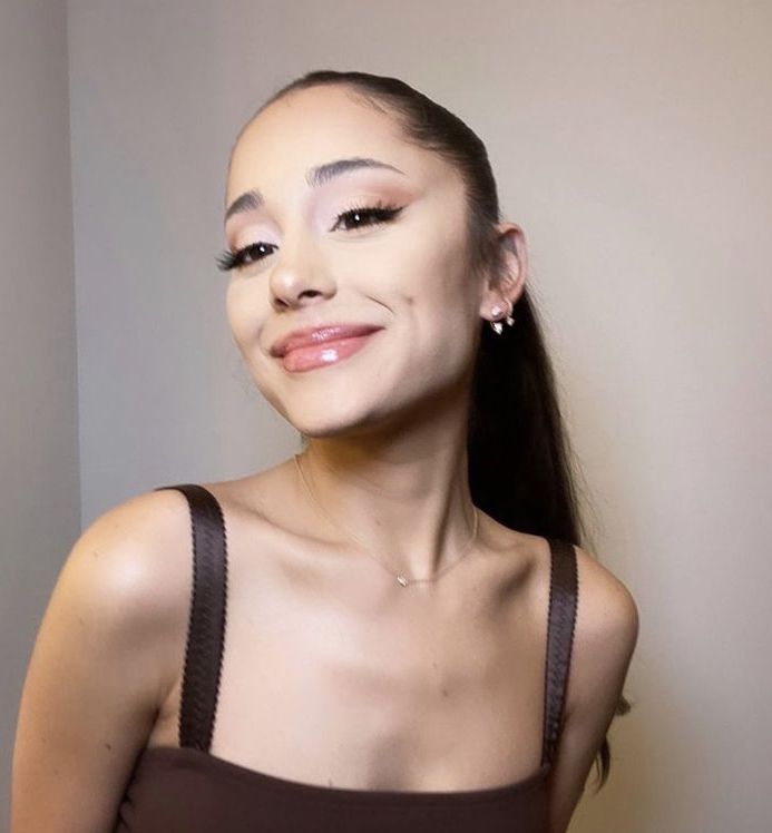 Ariana Grande &amp; Zayn Malik interactions 
 a very cute and sweet thread🫶🧸