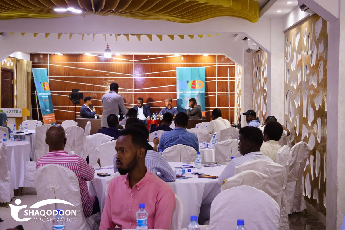 Shaqodoonorg's tweet photo. Shaqodoon would like to thank all our guests who joined us to mark #WorldYouthSkillsDay in #Mogadishu today. A special thank you to @SomaliaMolsa, @moechesomalia, @coopi & @premierbankSO_ for leading the discussion centered around 'Skilling teachers, trainers and youth for a transformative digital future.' 
When we come together, the future is bright for #Somali #Youth.