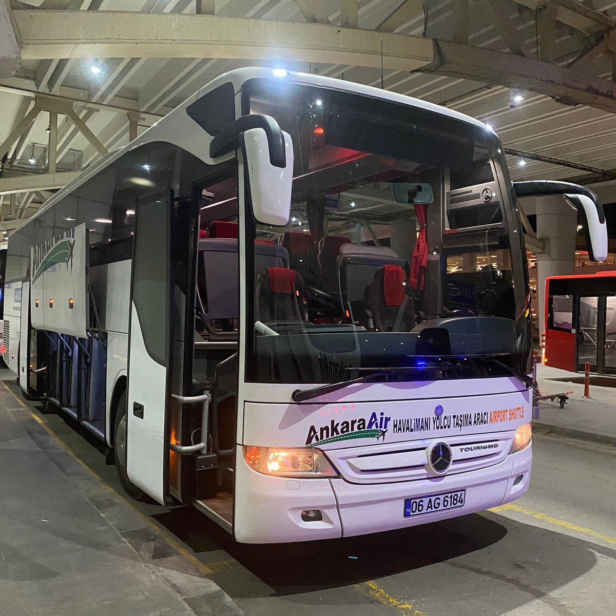 ankaraair's tweet photo. AnkaraAir olarak 7/24 hizmetinizdeyiz.
Konforlu ve lüks yolculuğun keyfini sürün... 
En güncel bilgiler için https://t.co/pOSXHrdspb 'u ziyaret edebilir. 7/24 açık olan 444 9 312 çağrı merkezimizi arayabilirsiniz.
#esenboğa #Kızılay #AnkaraAir #havalimanıulaşım #havalimanı https://t.co/C9n76GUjLN