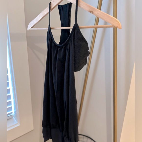 jenweare's tweet photo. So good I had to share! Check out all the items I'm loving on @Poshmarkapp #poshmark #fashion #style #shopmycloset #lululemonathletica #billabong #din: https://t.co/MrlfkE6DBE https://t.co/rt28MEMA8O
