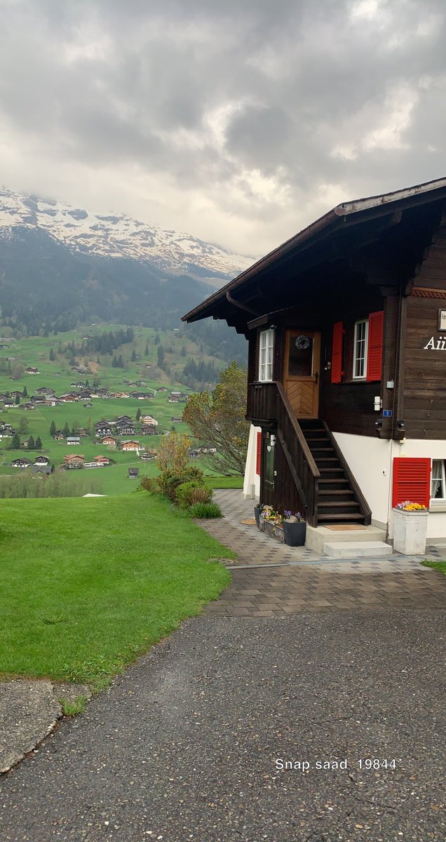 Saadajaj's tweet photo. إختر معنا أكثر "مدينة سويسرية" نالت إعجابك!🇨🇭

#سويسرا جريندوالد 🥰✌️ https://t.co/rqq2dmFWcF