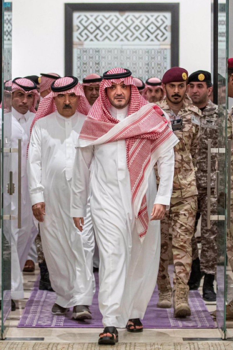 naqi_mbs's tweet photo. نعم الأمير أنت #وزير_الداخلية 🇸🇦 @AbdulazizSNA
جمعت العلم والحلم والحزم والعزم
جدك عبدالعزيز و نايف الله يرحمهم
وعمك سلمان وأبوك سعود و ابن عمك محمد الله يحفظهم
كل الحب والاخلاص والوفاء والتقدير والدعاء لمقامكم الكريم والأعجاب بشخصكم الصارم و الحليم 🇸🇦
#عبدالعزيز_بن_سعود_بن_نايف https://t.co/flVCJz8Lwl