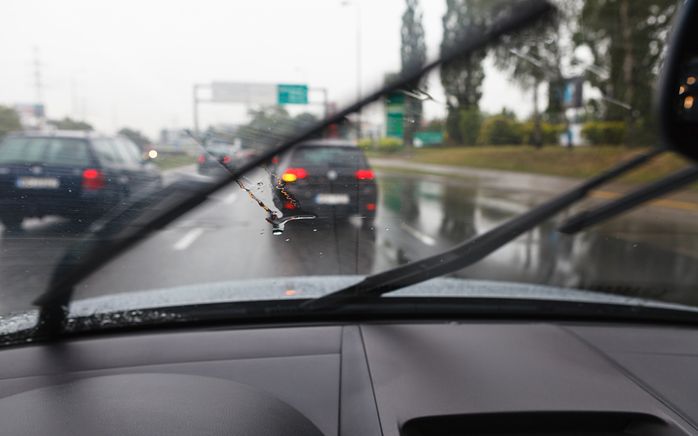 Do your windshield wipers need to be changed? Here's how to #doityourself. #lifetips  cpix.me/a/173655516
