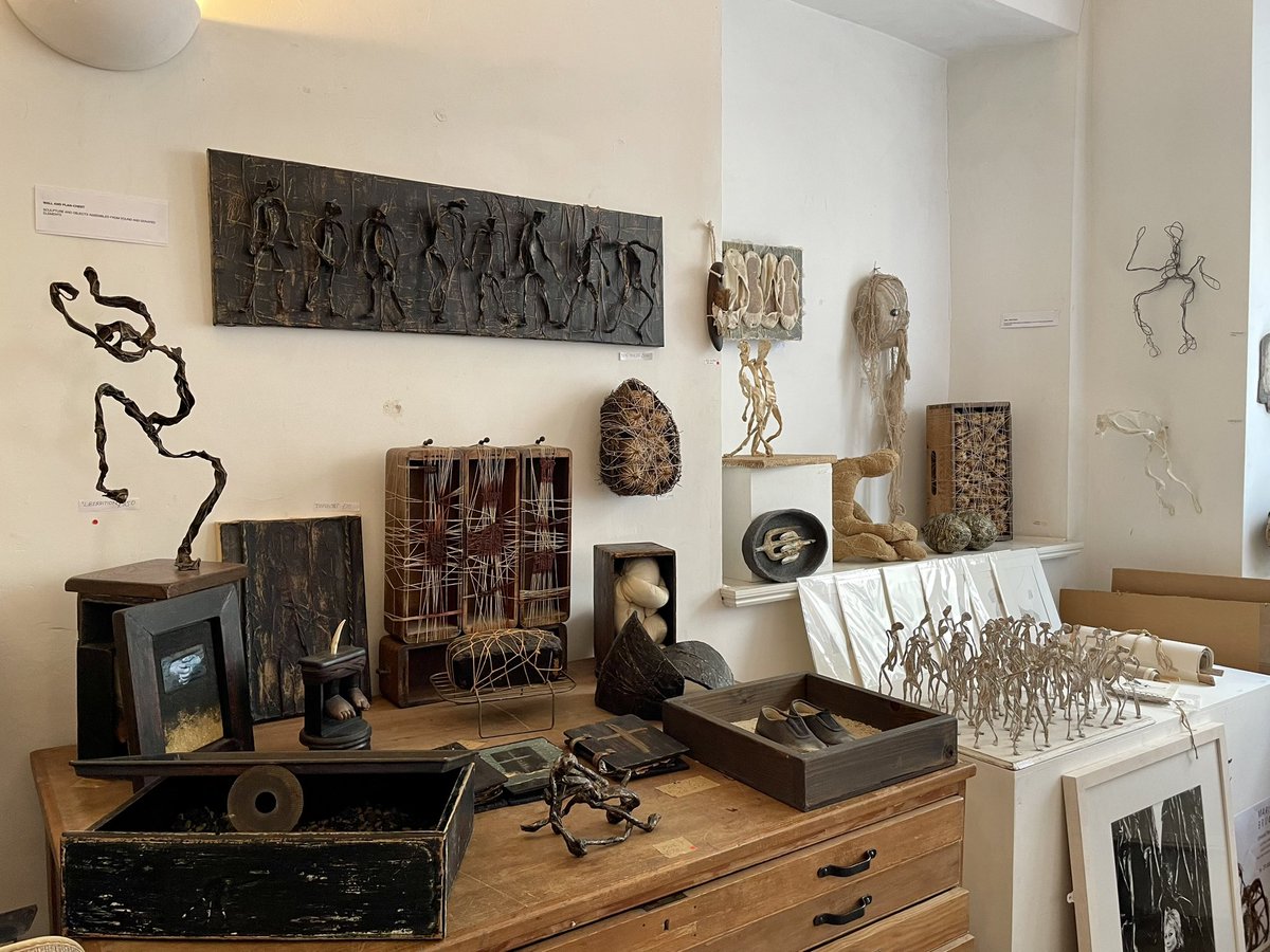 BeaHaines's tweet photo. It was a treat to see a retrospective of work by @marianbruceartist today at Merchant House as part of @frome.festival which displayed 40 years of work! It’s always an bonus to get a peak into an artists studio too! It’s the last day tomorrow.

#frome #fromefestival #fromeart https://t.co/gasSkIw3yX