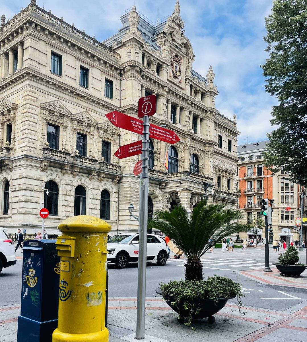 S_MartinezDeLiz's tweet photo. @IMatrix_Neuron @moni_carril @pboehmsturm @Gauberti_M @MartinLab_Ach @EraNeuron Indeed 💛
Thanks @MartinLab_Ach and @moni_carril for hosting us in beautiful Bilbao at @AchucarroGlia 🧠
Was great to meet you all in person. 
Looking forward to the exciting science @IMatrix_Neuron #BBB #stroke #molecular #imaging #MRI https://t.co/ENe8MwXz7I