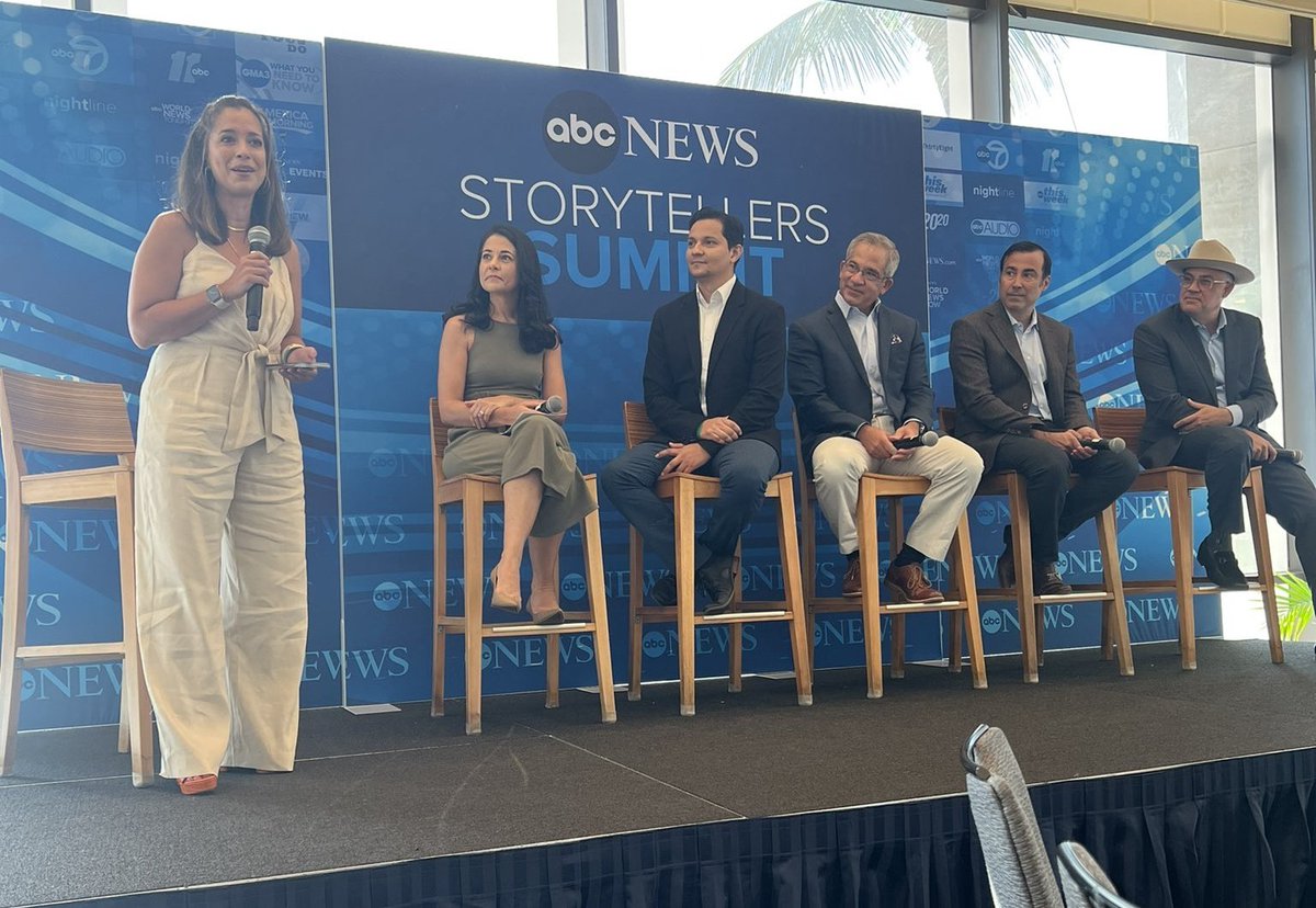 JoshuaX1993's tweet photo. Ms. @ABCMireya at the #NAHJ Hispanic journalists convention in #Miami๐๐๏ธ๐ด, love these beautiful images from ur visit along with ur fellow @ABC colleagues across the @Disney company attending. Gracias Mireya๐! #NAHJ2023 #OneABCNews๐บ https://t.co/uI0abJTlwU