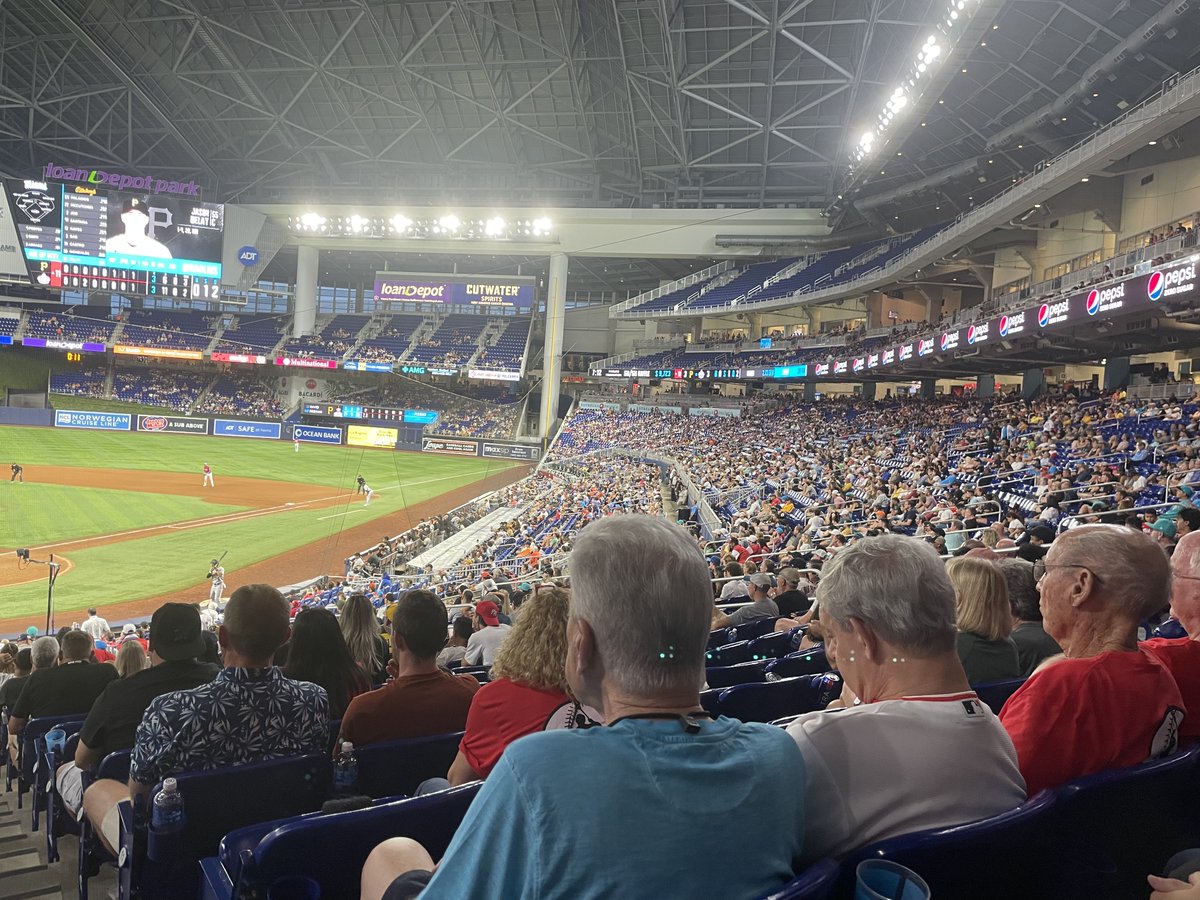 Take us out to the ballgame!  Our residents recently went to cheer on the Miami Marlins as they defeated the Pittsburg Pirates!  #johnknoxvillage #activeseniorcommunity #seniorlivingcommunity #lifeplancommunity #ccrc #pompanobeach #miamimarlins #baseball #sendmebacksaturday