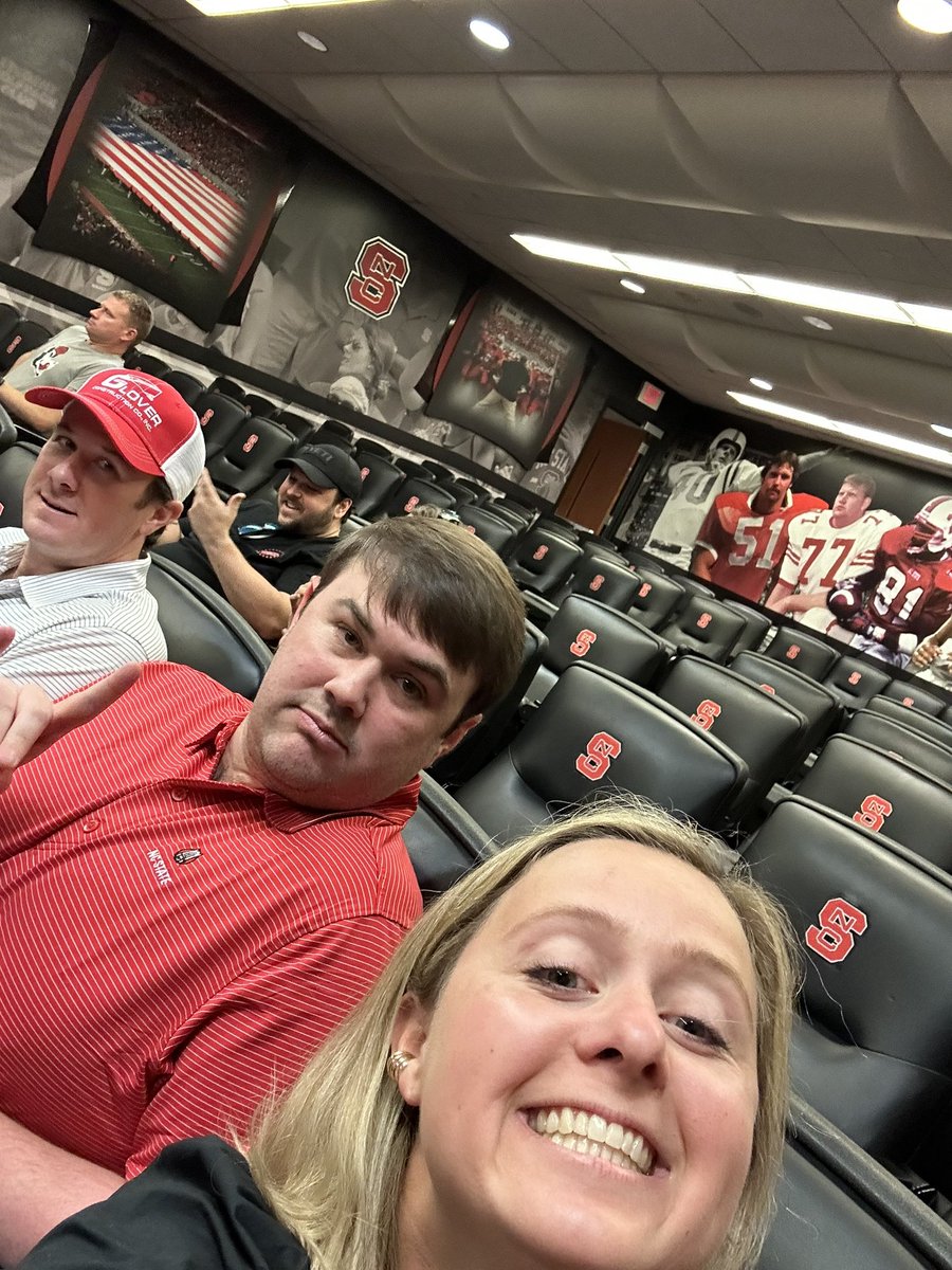 qwikthasmith's tweet photo. Awesome time with @SavageWolvesNIL today https://t.co/OZxEr79tPM