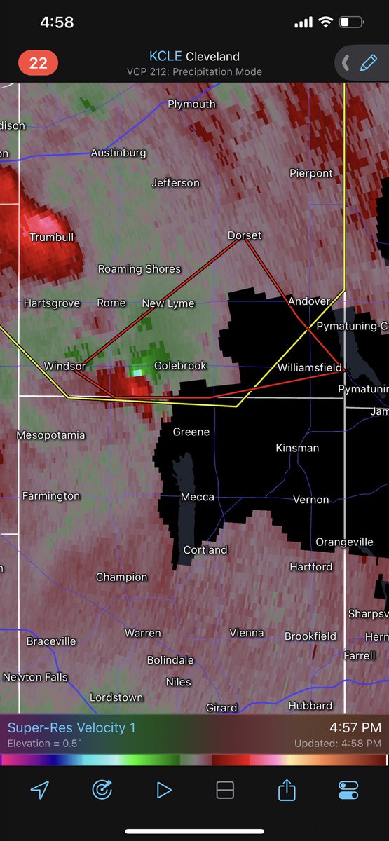 RT @KellyDWeather: TORNADO WARNING moving into Colebrook in Ashtabula county. 

GET INTO YOUR SAFE SPOT https://t.co/YFNbEFdtas