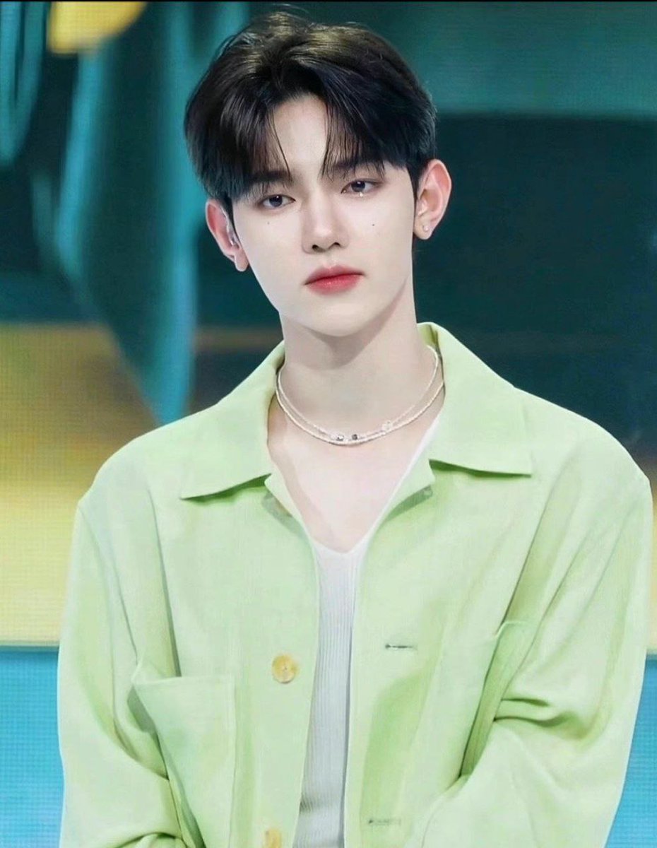 starfess's tweet photo. -star ini beneran idol atau editan ya? unreal bgt visualnya 😍😍 https://t.co/JnzN87xIcX
