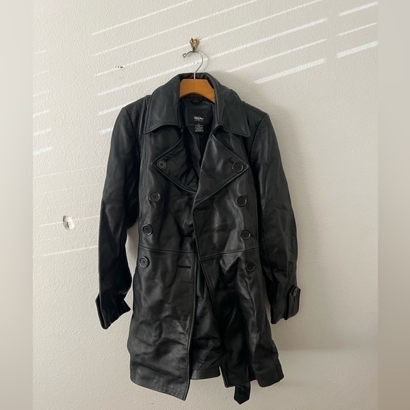 So good I had to share! Check out all the items I'm loving on <a href="/Poshmarkapp/">Poshmark</a> #poshmark #fashion #style #shopmycloset #mossimosupplyco: posh.mk/PZwg1SzatBb