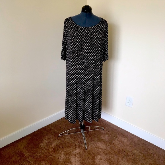 So good I had to share! Check out all the items I'm loving on <a href="/Poshmarkapp/">Poshmark</a> #poshmark #fashion #style #shopmycloset #maxstudio #southernstitch #connectedapparel: posh.mk/tYWGg24qpBb