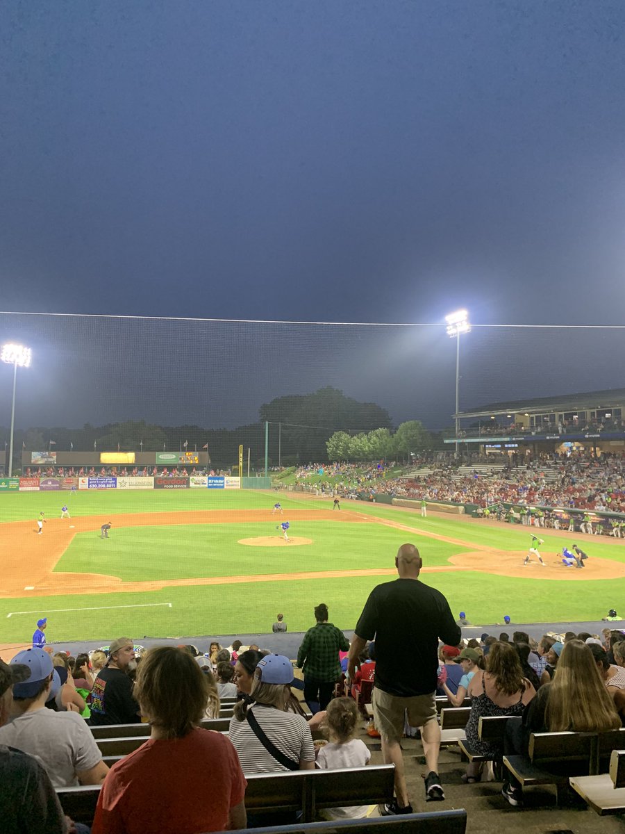 BigTucsonDad's tweet image. Everyone should go support your local minor league or independent baseball team

Ticket costs like $10 and we’ve seen, and I’m not joking, 8 home runs tonight