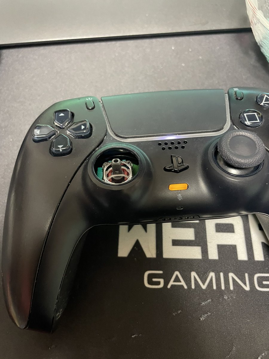 落としたら取れました。。