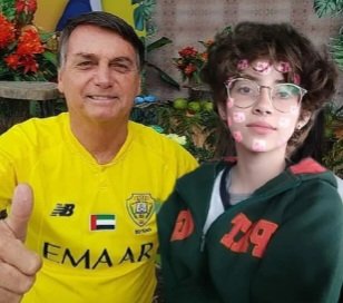 @hazelzombiee é você nessa fotografia que encontraram no túmulo de jesus