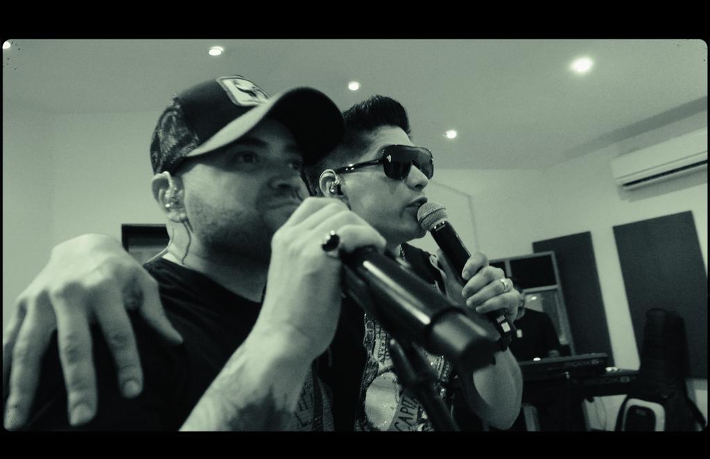 jesusmiranda's tweet image. Mi gente!!!!! No hay mejor terapia que la felicidad. Juntos de nuevo @nacholacriatura  . Bendiciones para todos!!!