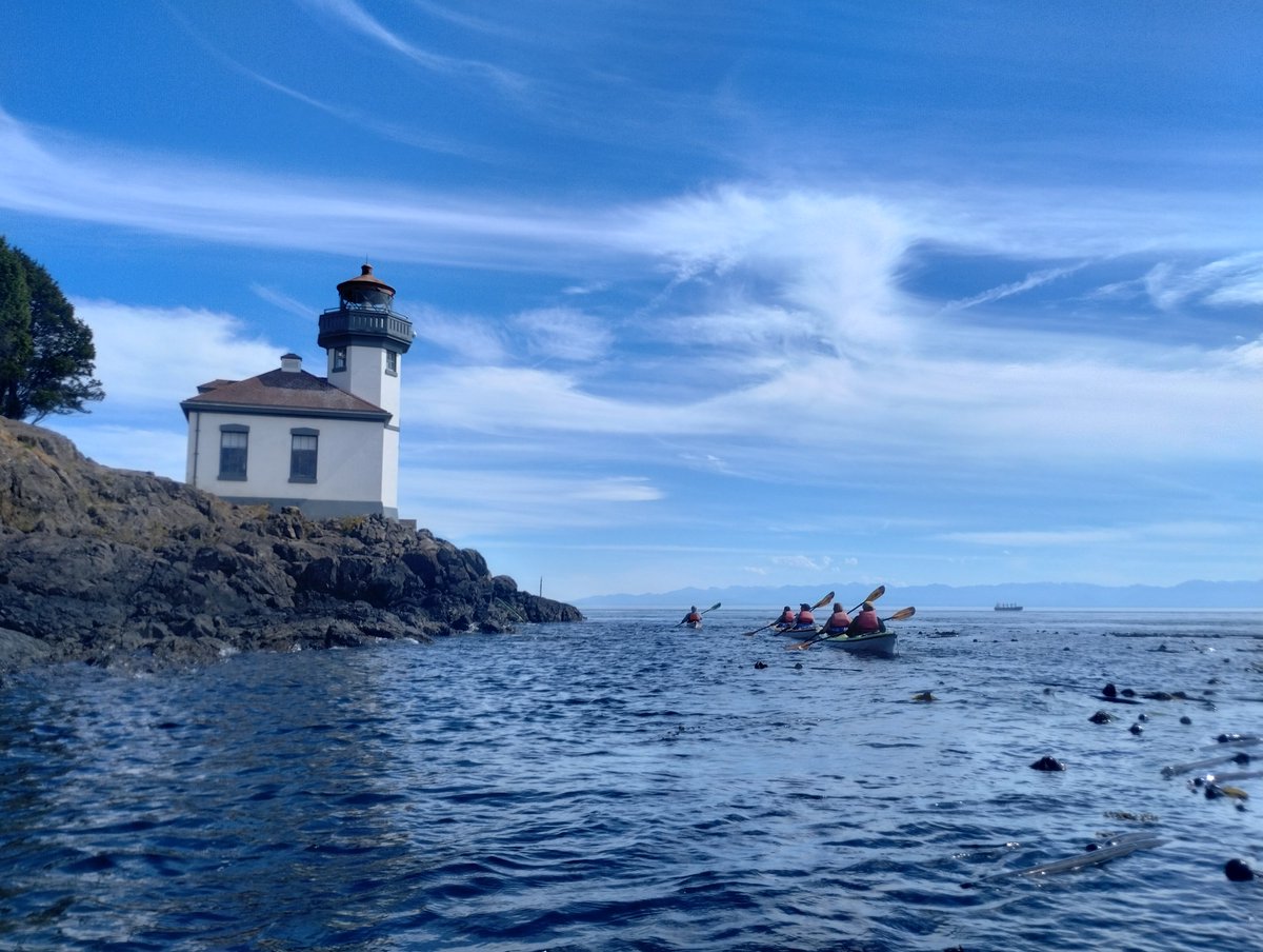 StaceyJanssen's tweet photo. Sea kayaking is a whole different beast https://t.co/DNeYICHhG5