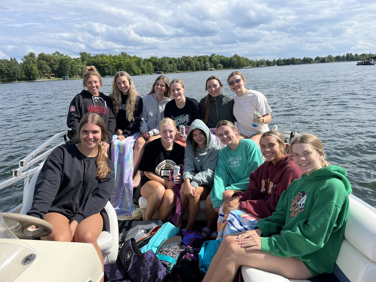 VolleyballGreen's tweet photo. Team bonding on the lake after great day in the gym! https://t.co/3q4ooIpggU
