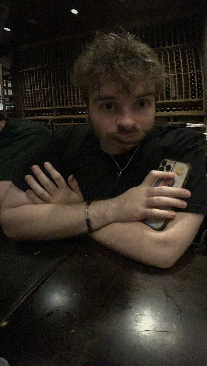 LarrryCroft's tweet image. boofie