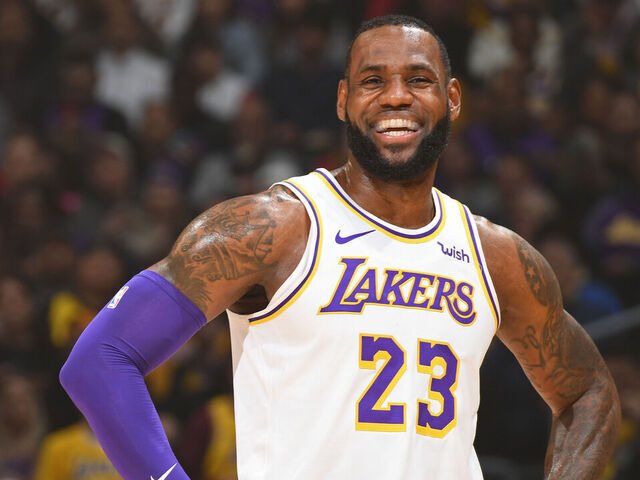 MidnightPulls's tweet photo. LeBron James is switching back to No. 23 this upcoming season in respect of Bill Russell (No. 6). @NBA @Lakers https://t.co/u4JjEl8Wr0