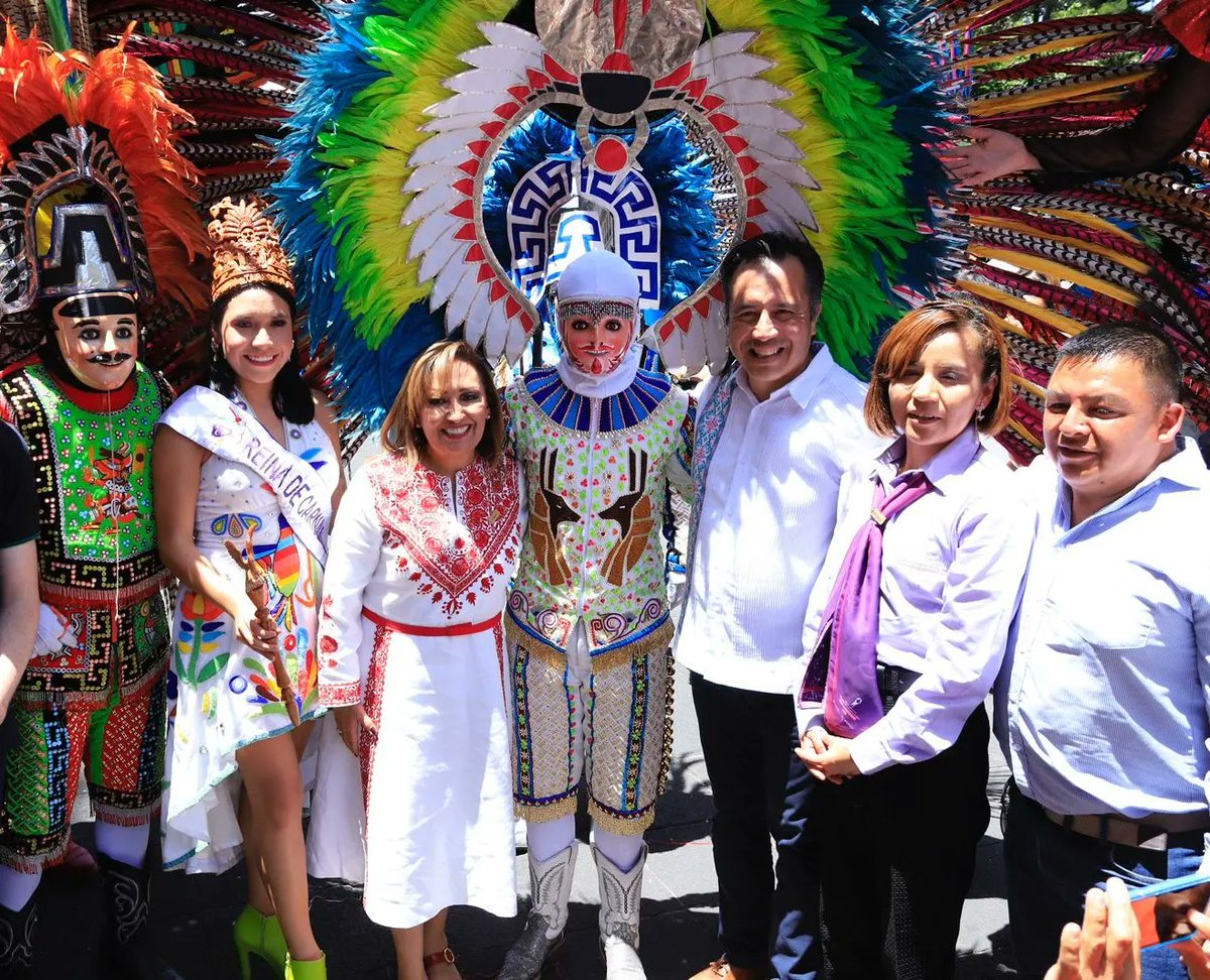 LorenaCuellar's tweet photo. El día de hoy estuvimos promocionando el Campeonato Mundial de Voleibol de Playa Tlaxcala 2023 en Xalapa. Agradezco el apoyo de mi amigo y homólogo @CuitlahuacGJ, gobernador de Veracruz, para poder realizar la promoción y difusión de la justa deportiva en su estado.

¡Los esperamos en #Tlaxcala del 5 al 15 de octubre!
