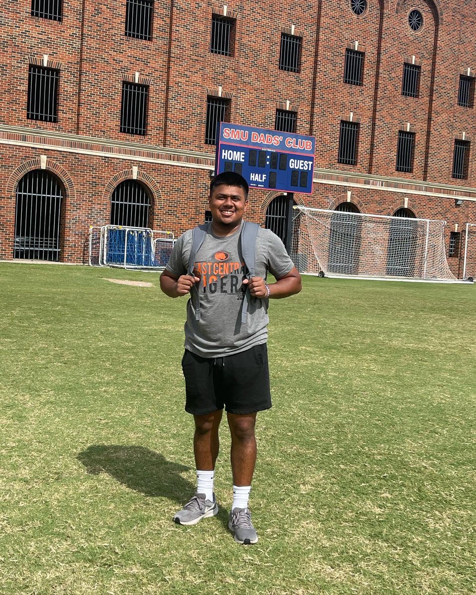 _DanielTorres8's tweet photo. Had a great time working both residential camps this year. Huge thank you to @SMUSoccerM staff for making all this possible. Amazing opportunity to work with players from all over and seeing growth throughout the camp. Can’t wait to be back!🤙🏽⚽️ #soccercamp #futbol #dallas #footy https://t.co/bt0JHvrCvY