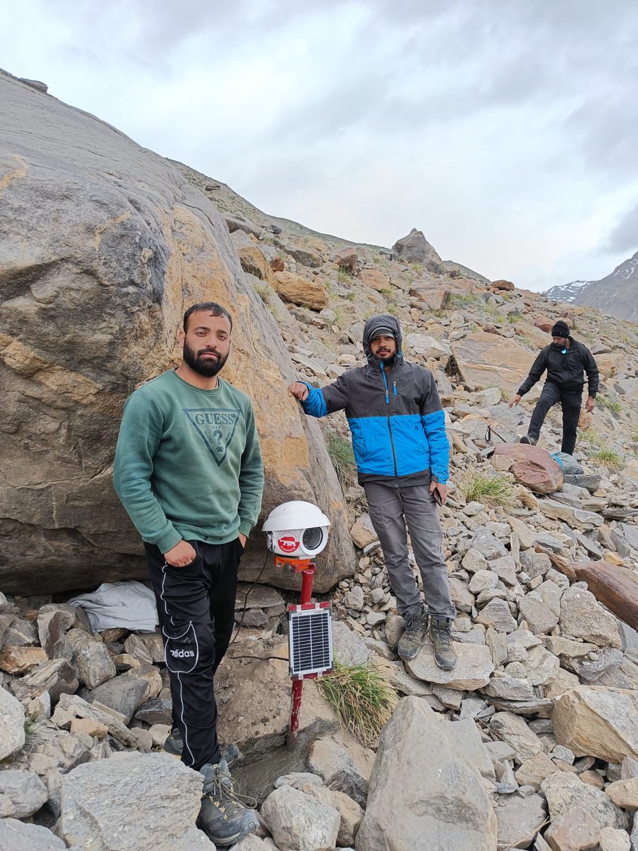 saurabhvergia's tweet image. Exciting News! We setup a time-lapse camera at 4500 m asl to track Drang Drung Glacier, west. Himalaya. 
This project is led by my PhD student @Pawan__sngh, sponsored by @iitroorkee &amp;amp; supported by @irfansalroo #ArghaBanerjee, @chandansarangii &amp;amp; Teams. Stay tuned for more updates.
