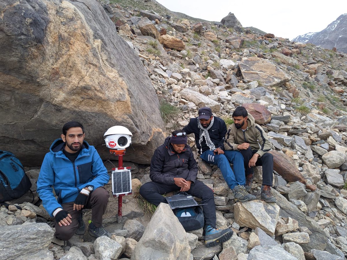 saurabhvergia's tweet image. Exciting News! We setup a time-lapse camera at 4500 m asl to track Drang Drung Glacier, west. Himalaya. 
This project is led by my PhD student @Pawan__sngh, sponsored by @iitroorkee &amp;amp; supported by @irfansalroo #ArghaBanerjee, @chandansarangii &amp;amp; Teams. Stay tuned for more updates.