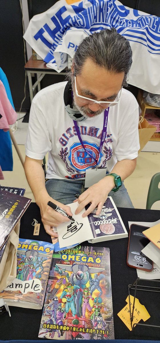 Swery65's tweet photo. 買いました!
サイン貰いました!
#bitsummit2023 https://t.co/CbMWfh6VY2