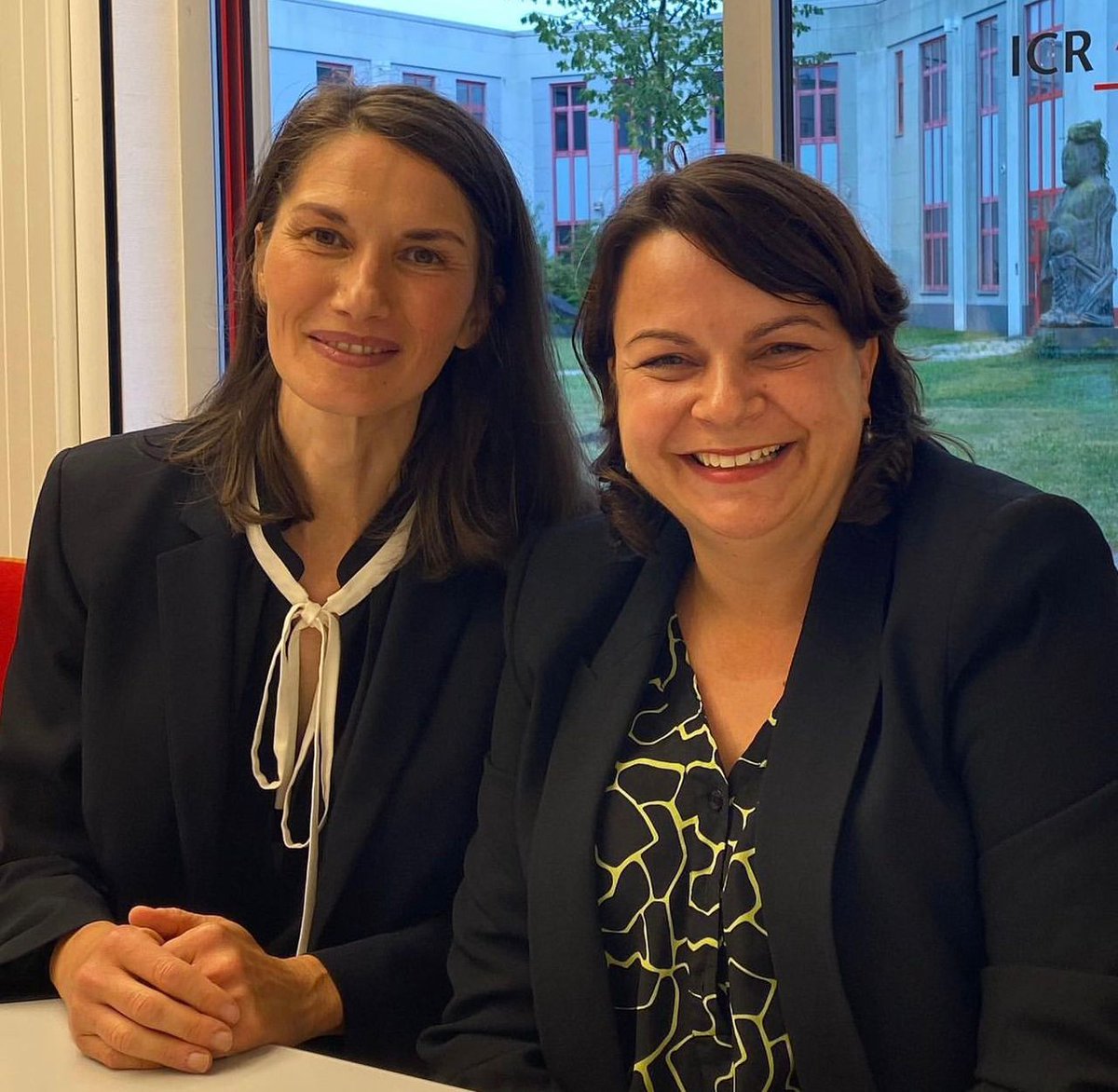 Glo in jouself
Daar is geen beperking op wat jy nie kan doen nie
Mislukking is nie die teenoorgestelde van sukses nie
Maar 'n deel van sukses🥰